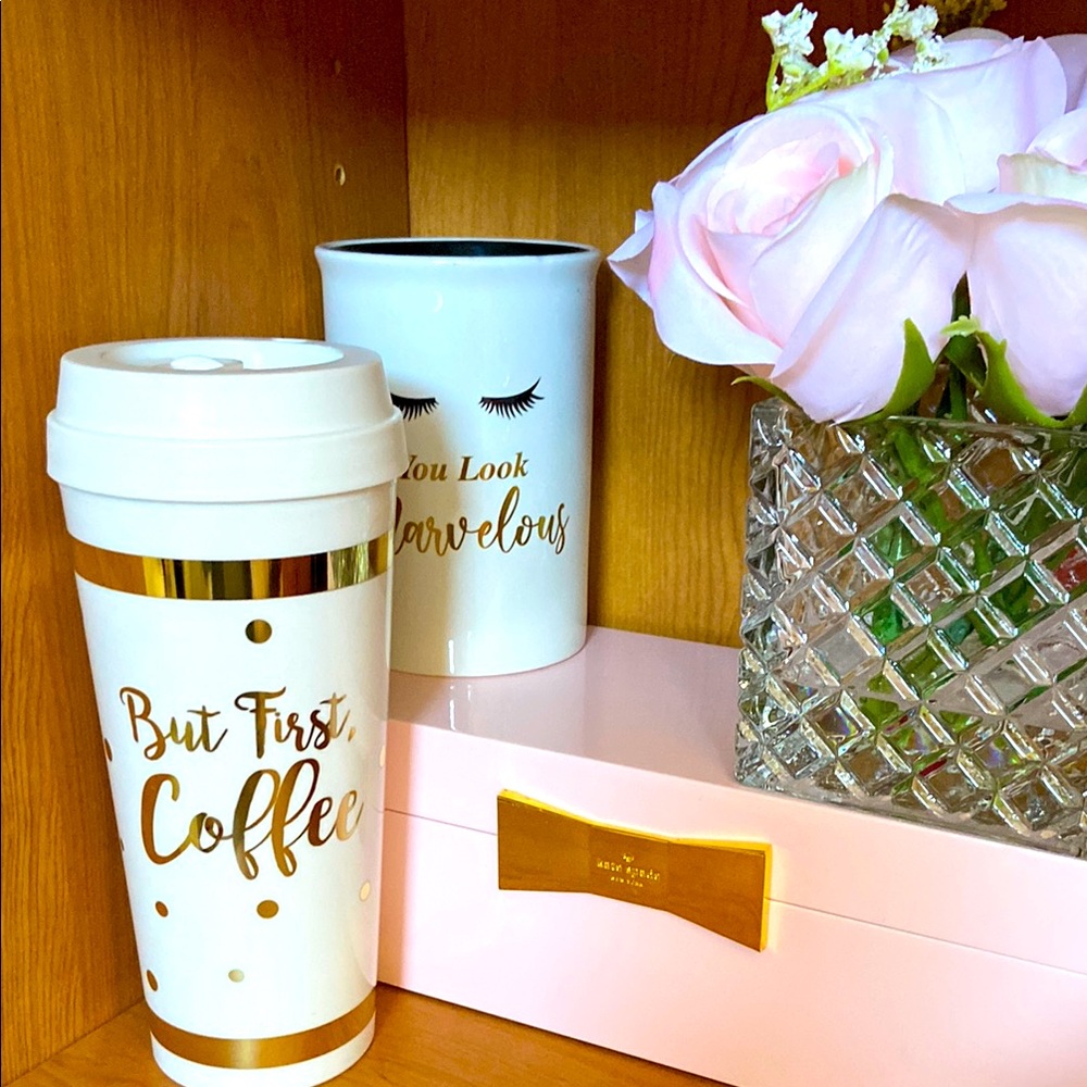 🆕 Laura Ashley Gold and White Travel Mug